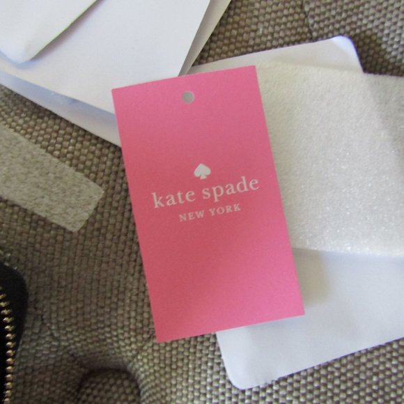 🎀Kate Spade Wrapping Party Zip Around Card Holder/Wallet🎀 - Picture 9 of 14
